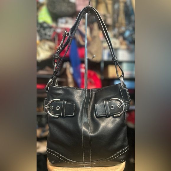 Coach Handbags - 2005 True Vintage Coach Soho Double Buckle All Leather Shoulder Bag